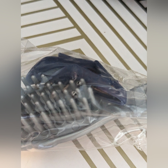 Vintage Avon Winter Velvet Barbie 1995 Rare Very Hard To Find Mattel Unique Rare - Picture 8 of 11